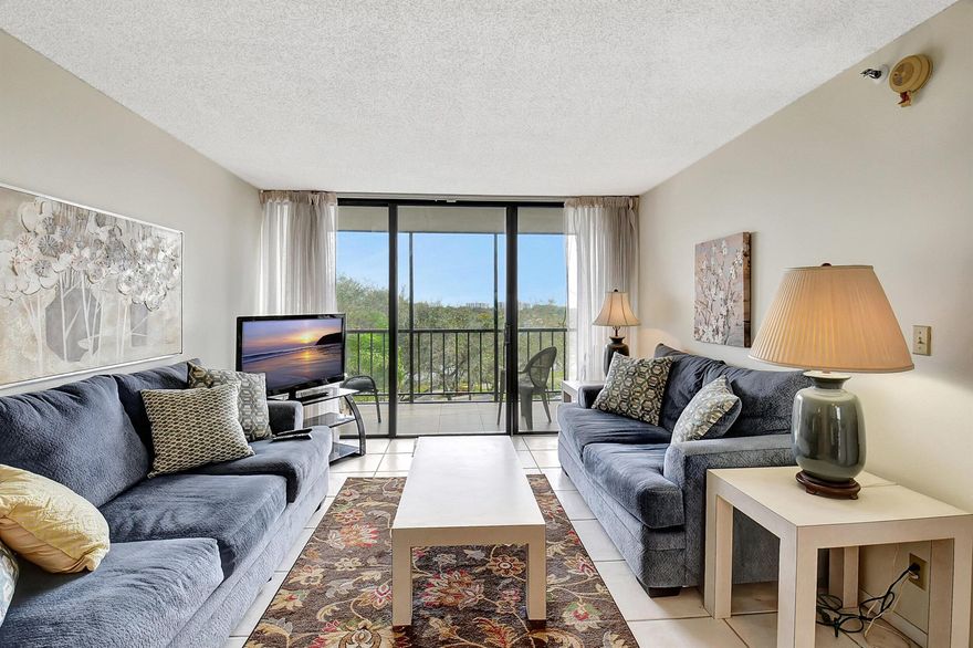 Furnished turnkey unit in Lakewood. Priced to sell quickly. Make this unit your own. ~Imagine life inside the Nation's #1 Private Residential Country Club Lifestyle offering resort-style living. Conveniently located less than 10 minutes from downtown Boca Raton. PLAY our 4 Golf courses, 27 Tennis courts and 14 Pickleball courts; SHOP our retail store, golf and tennis pro shops, DINE in our 10 dining venues. Spend the day RELAXING at our 5-star fitness center, pool, spa and salon. Joining Fee: $115,000, BWMA Capital Contribution: $10,000, Annual Social Dues: $20,394.