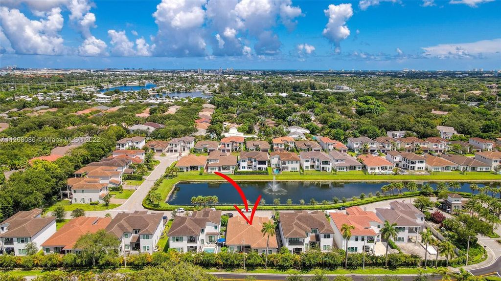 Photo of 5663 W Brookfield Circle, Hollywood, FL 33312 (MLS # B26002556)