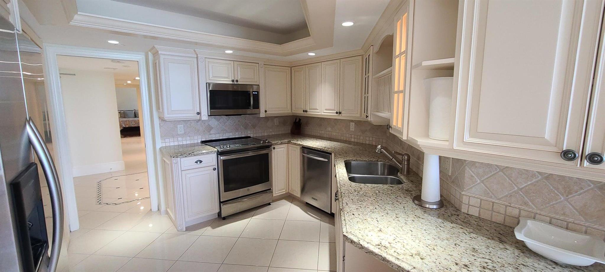THIRTY FIVE SIXTY CONDO - Residential Lease