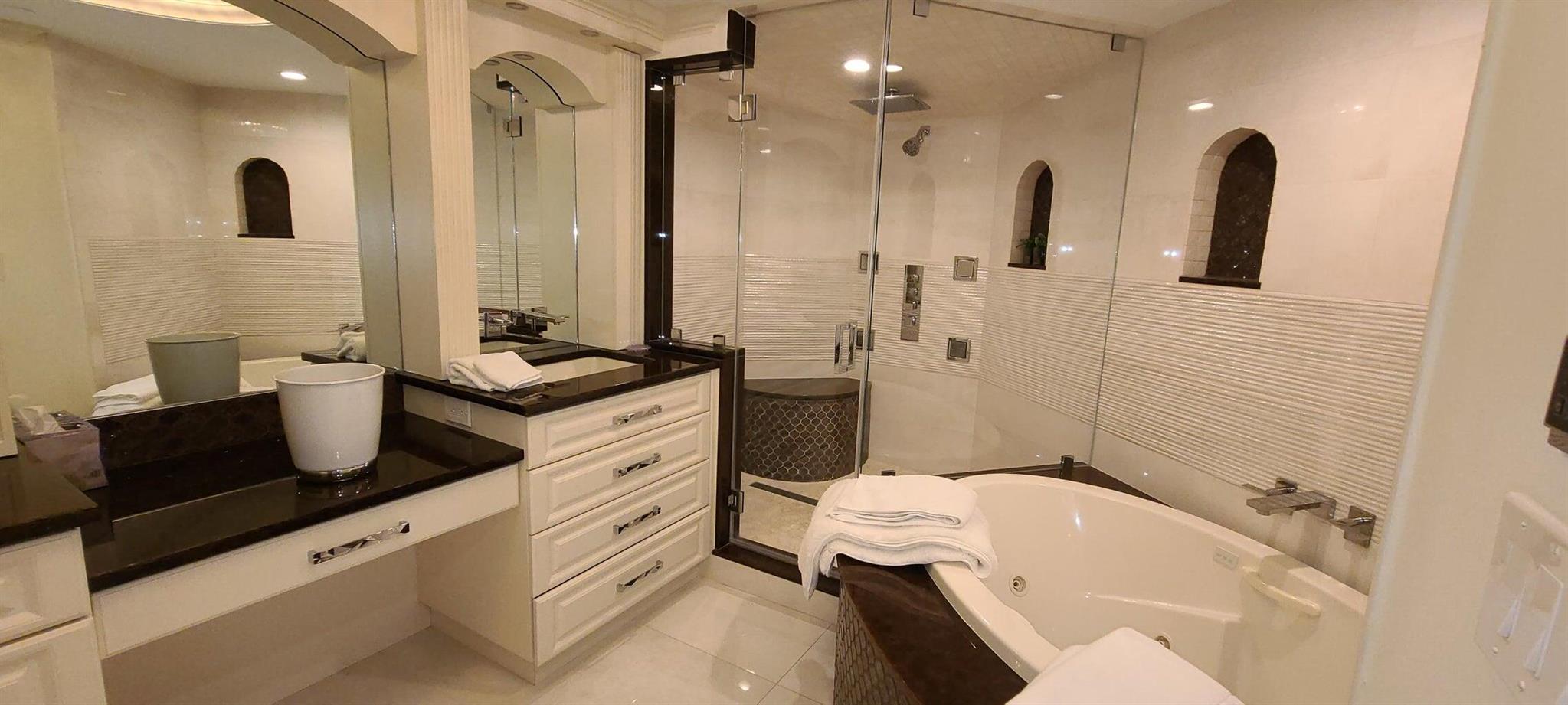THIRTY FIVE SIXTY CONDO - Residential Lease