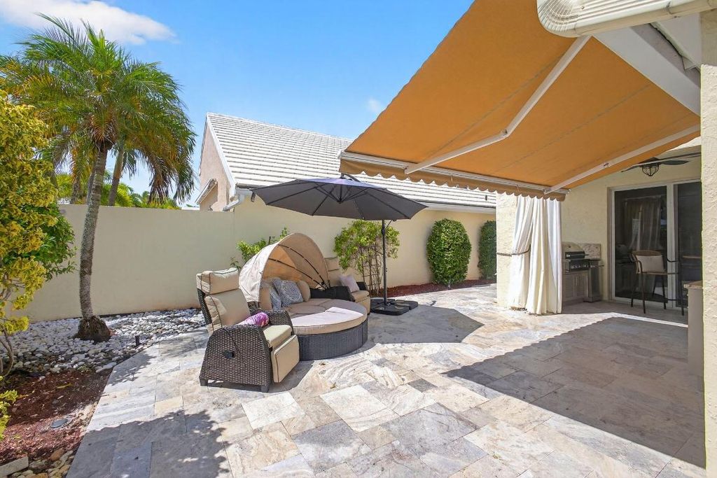 Photo of 31 Windsor Lane, Palm Beach Gardens, FL 33418 (MLS # R11125050)