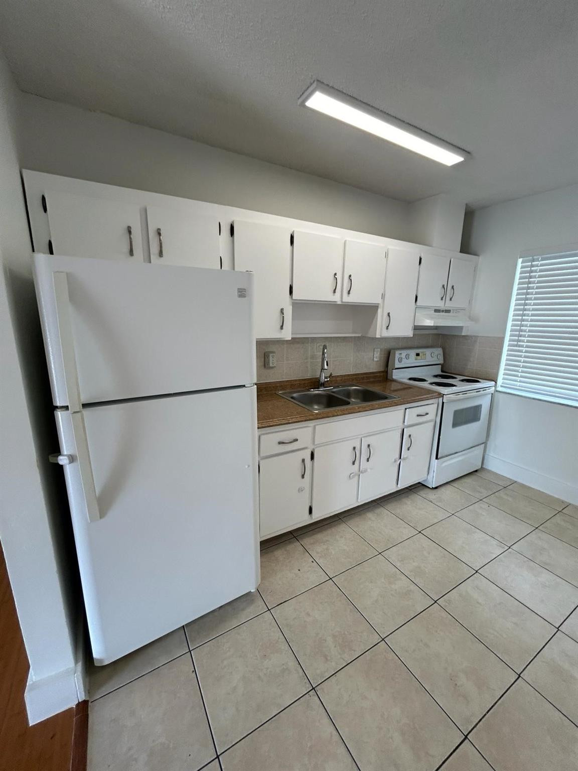 ROHAN ACRES REPLAT LOTS 7 - Residential Lease