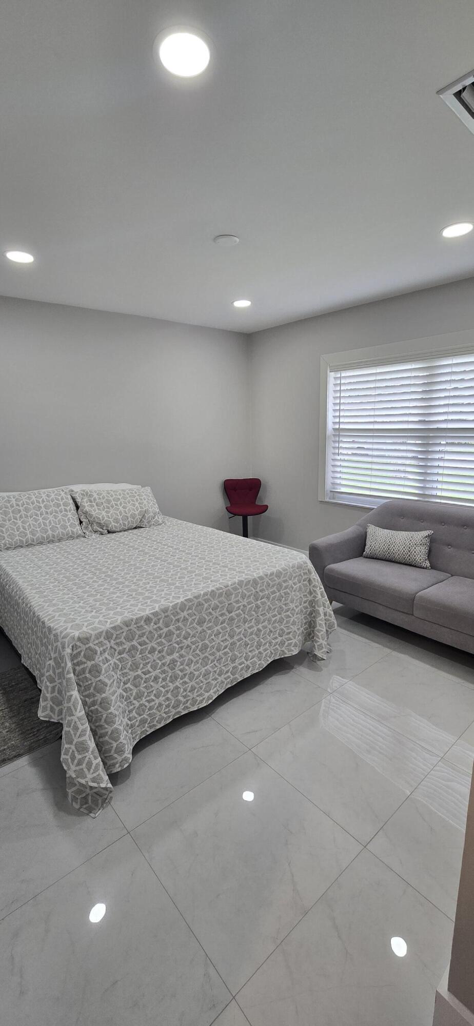 SHADOW WOOD - Residential Lease