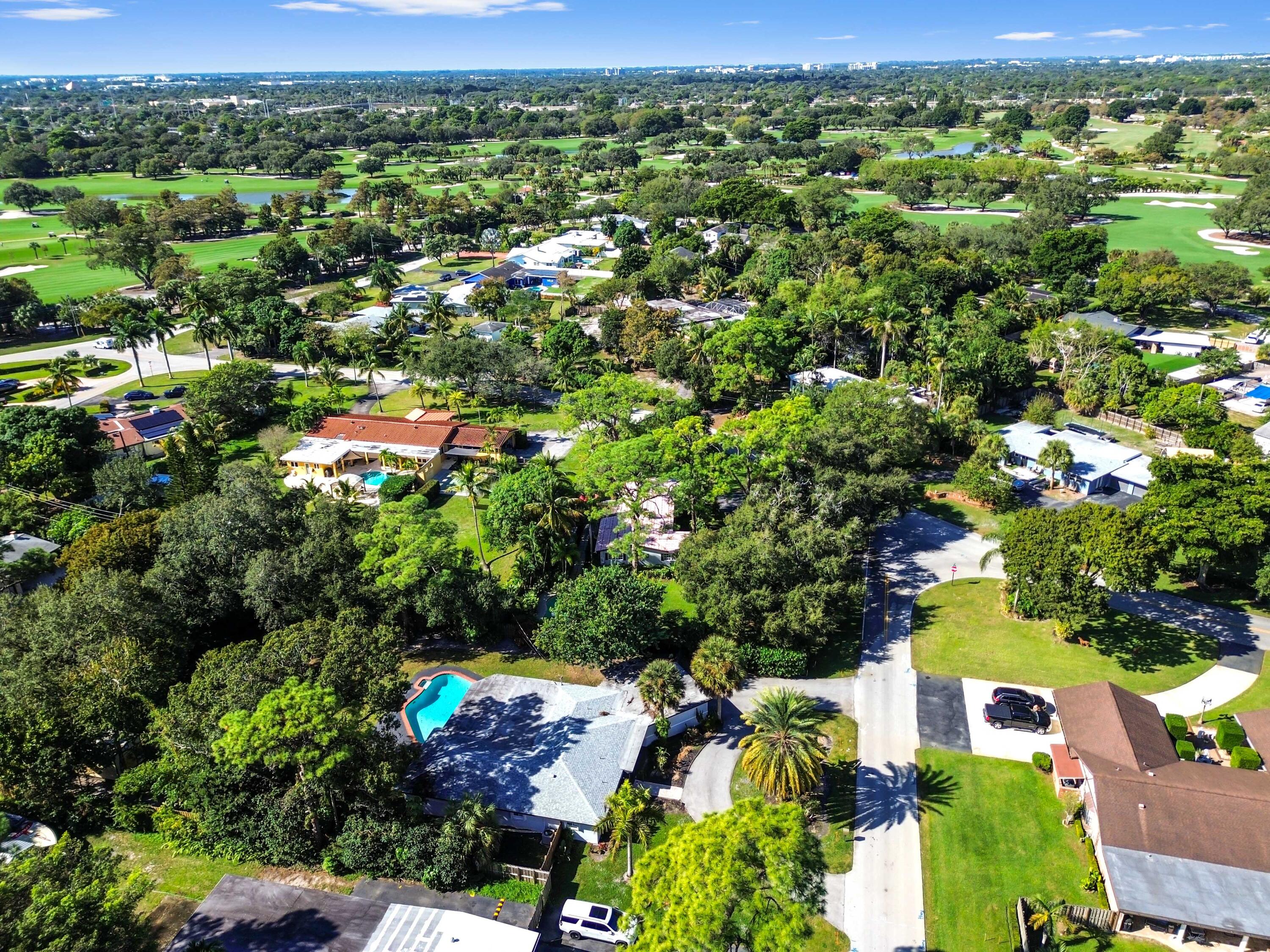 COUNTRY CLUB ESTATES - Residential