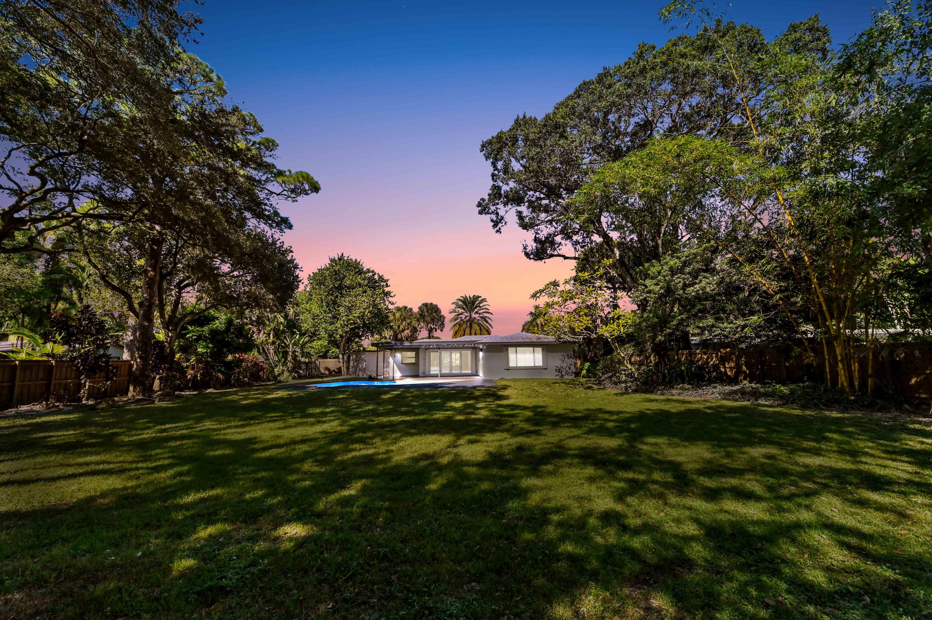 COUNTRY CLUB ESTATES - Residential