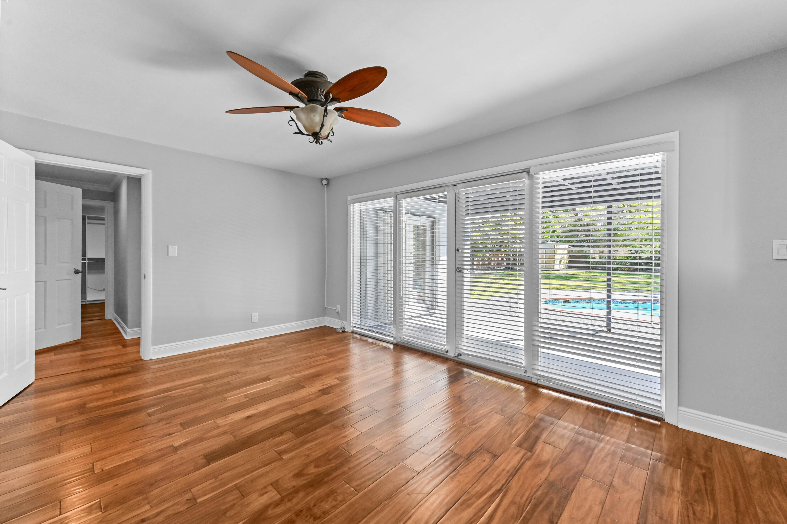 COUNTRY CLUB ESTATES - Residential