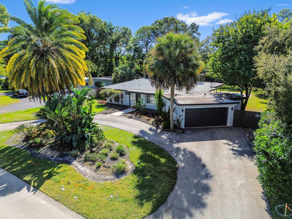 Photo of 4330 SW 7th Street, Plantation, FL 33317 (MLS # R11142328)