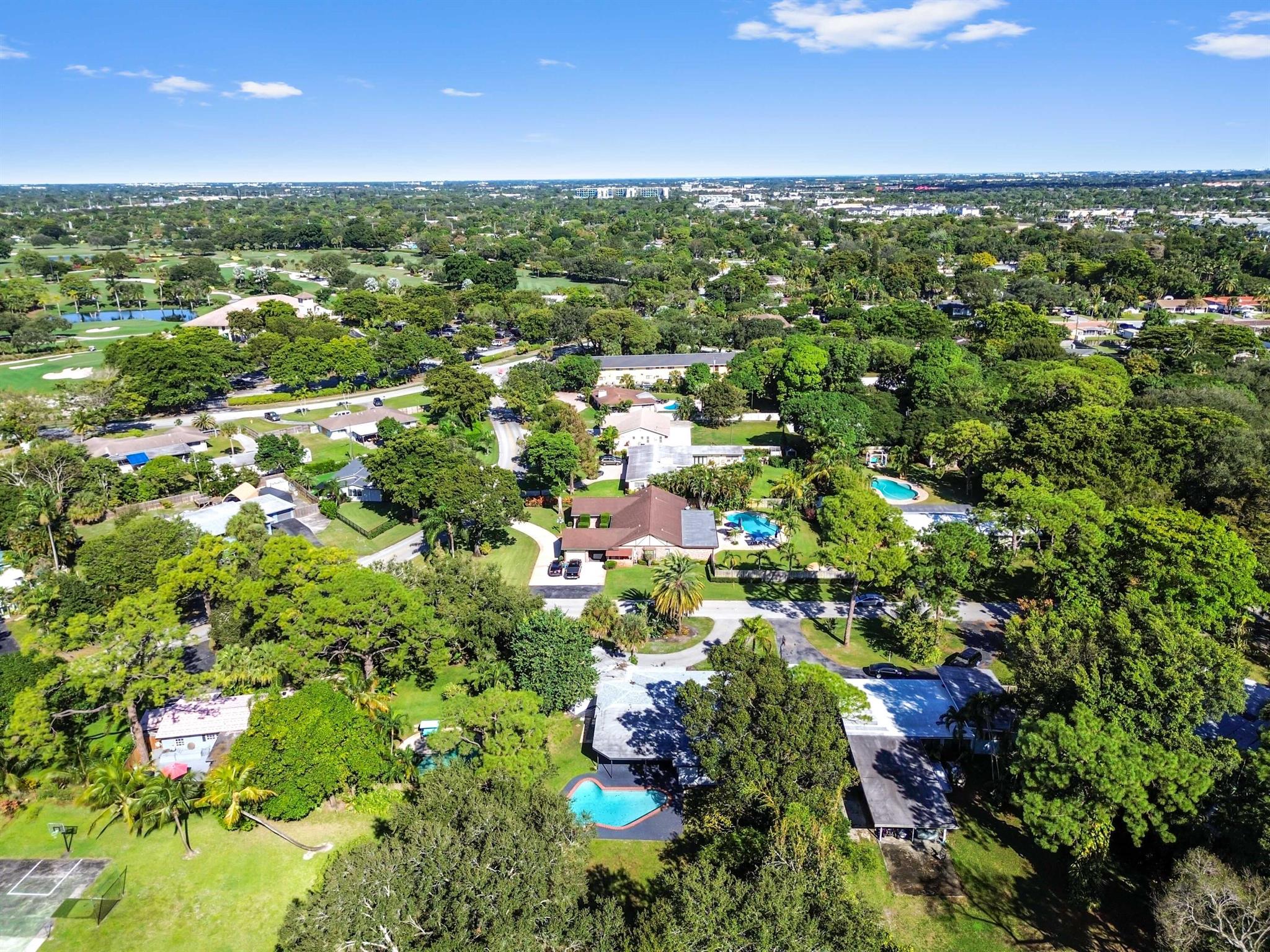 COUNTRY CLUB ESTATES - Residential