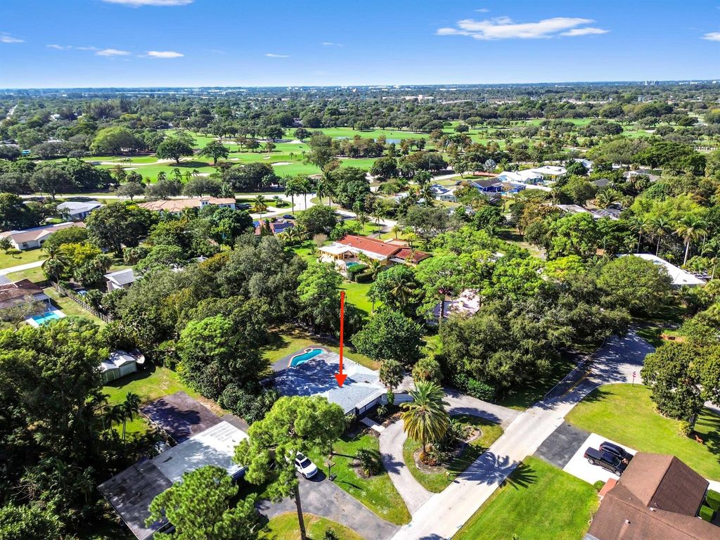 Photo of 4330 SW 7th Street, Plantation, FL 33317 (MLS # R11142328)