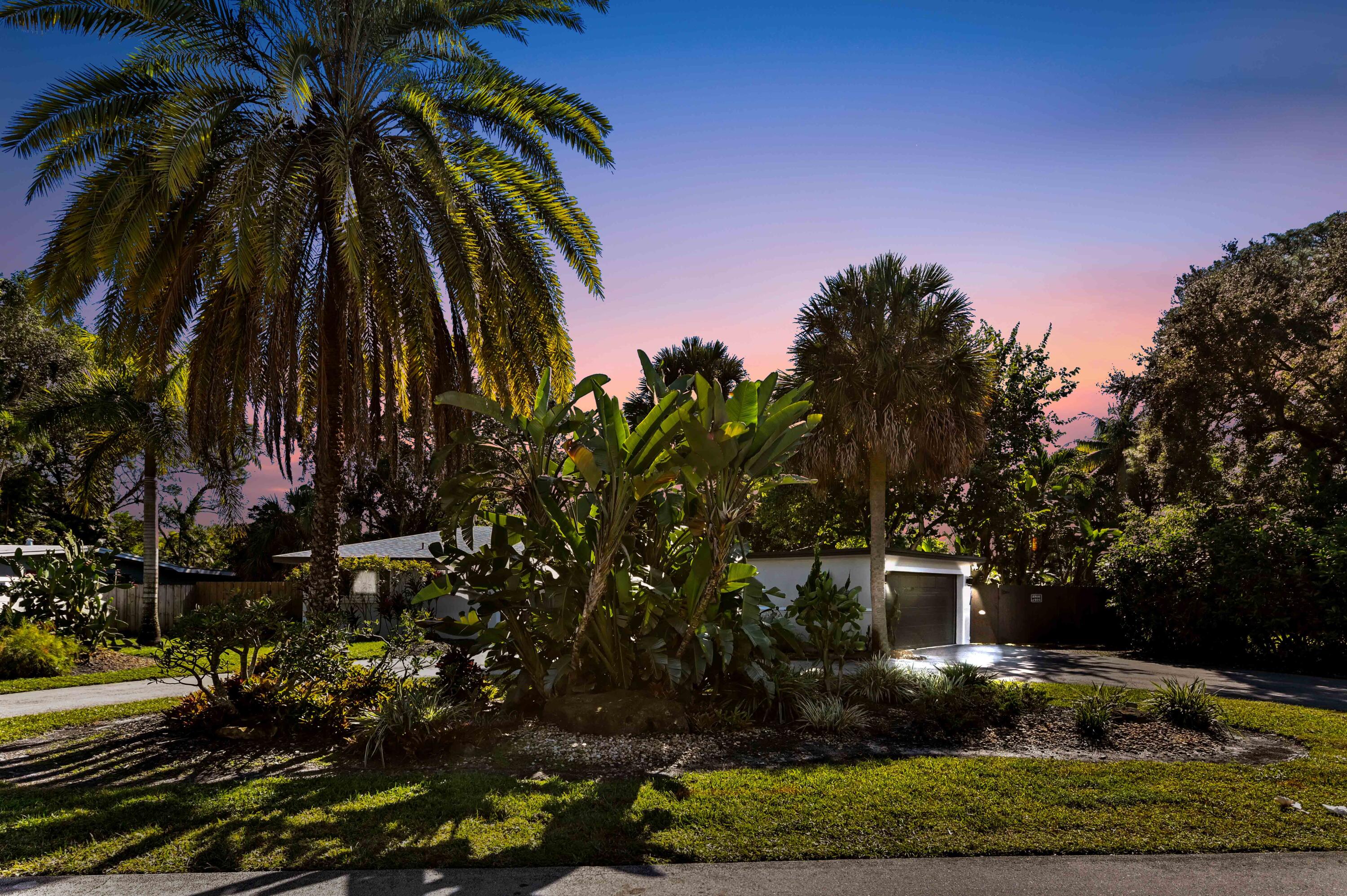 COUNTRY CLUB ESTATES - Residential