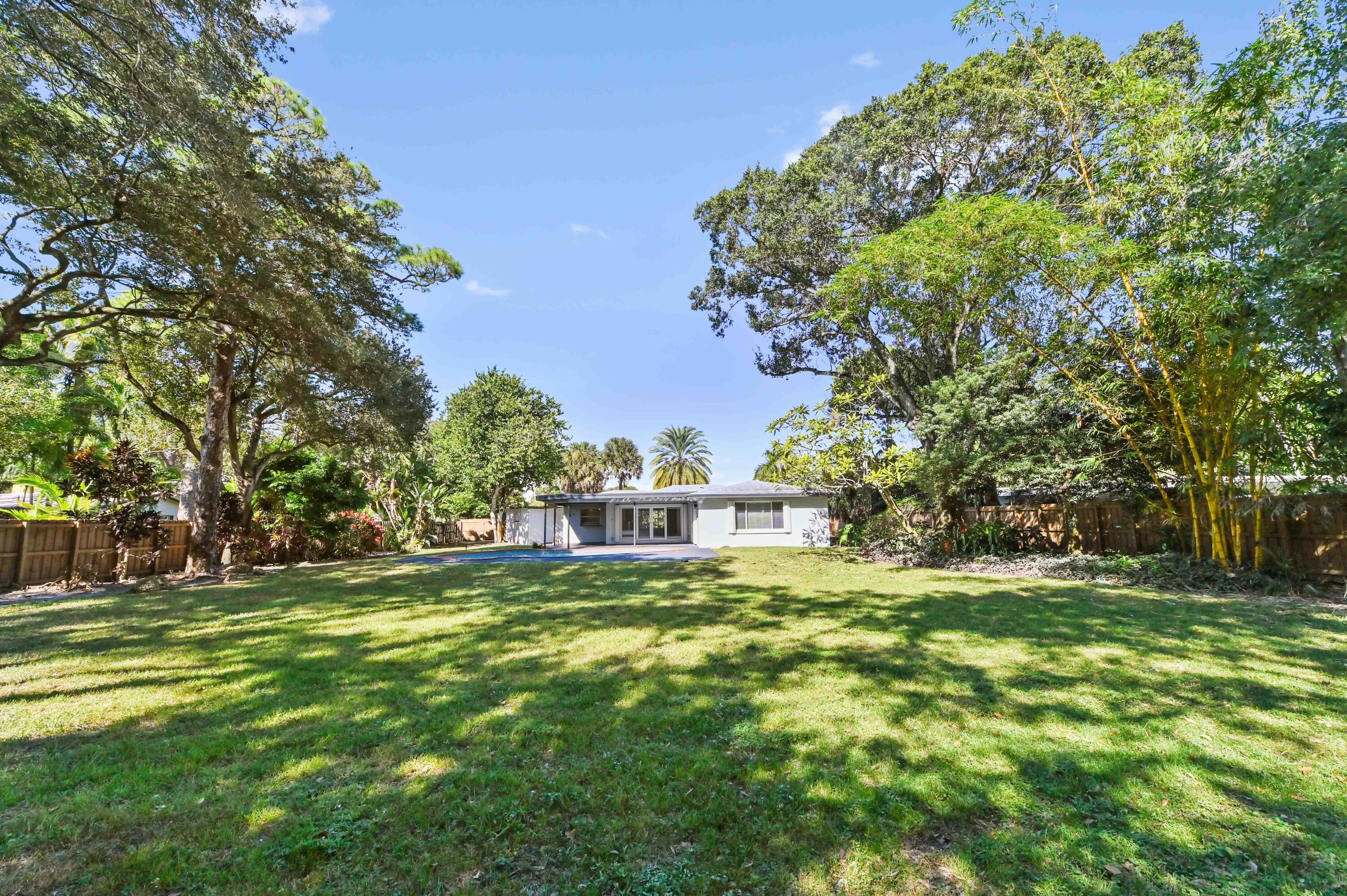 COUNTRY CLUB ESTATES - Residential