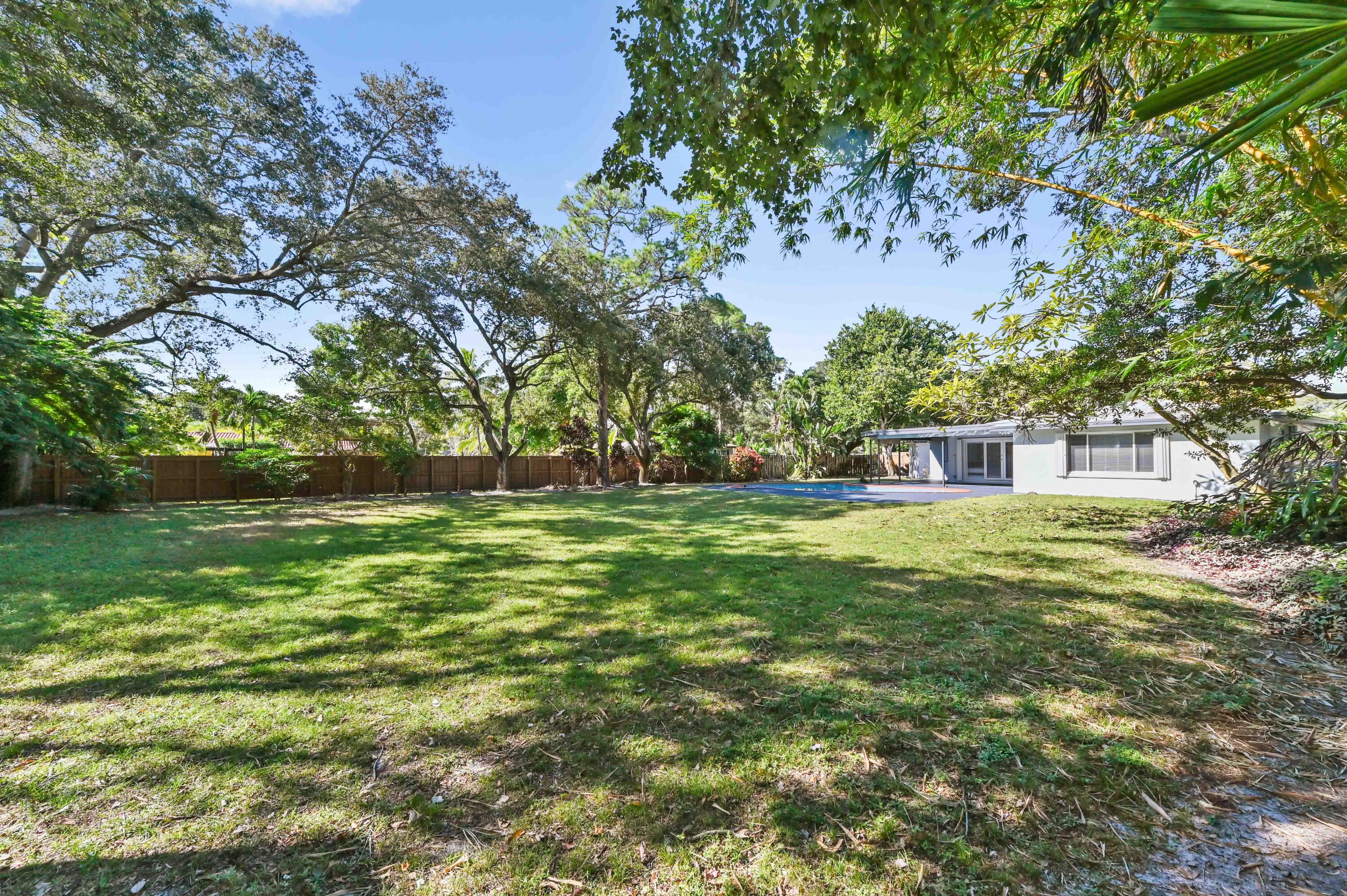 COUNTRY CLUB ESTATES - Residential