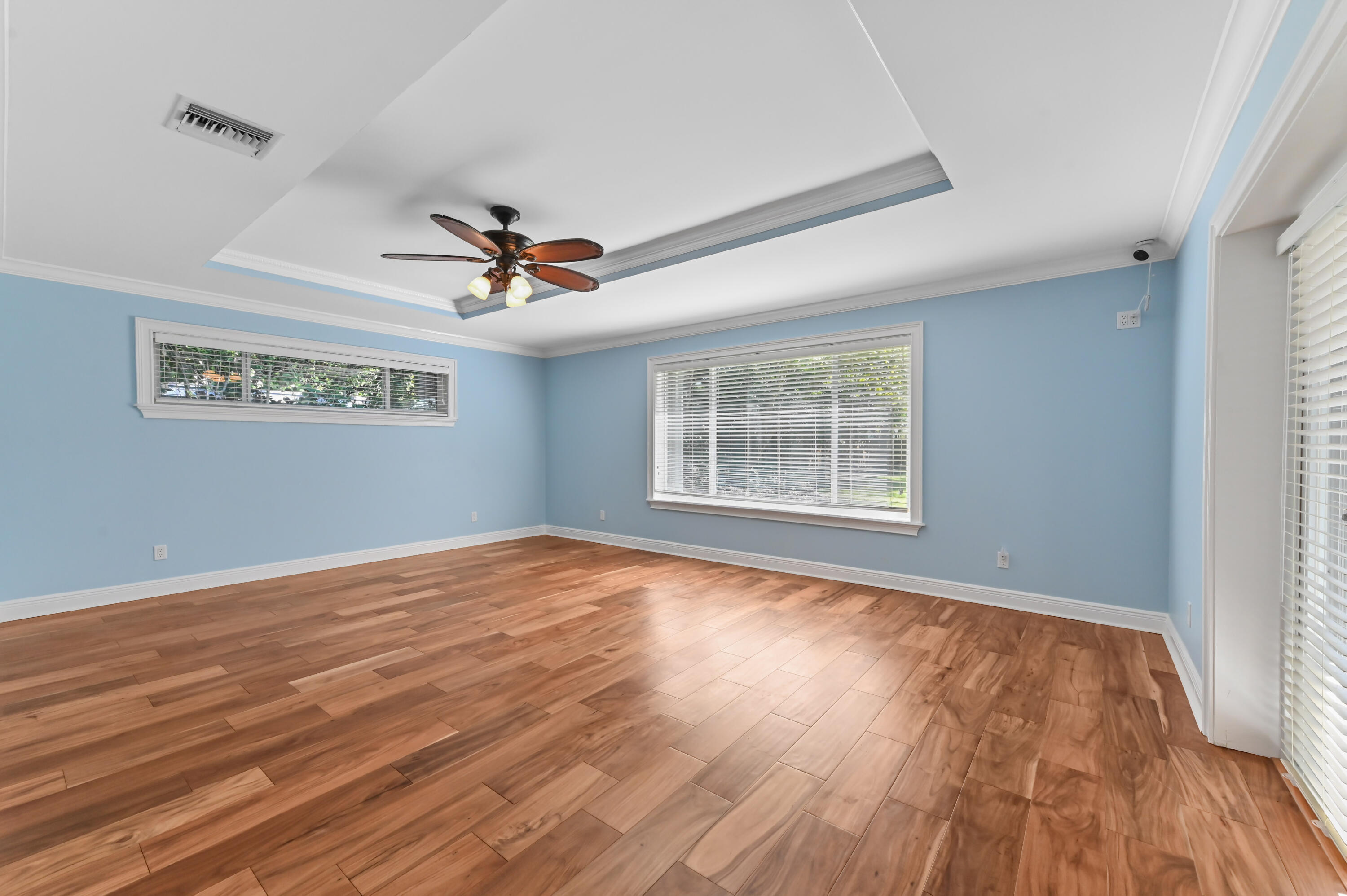 COUNTRY CLUB ESTATES - Residential