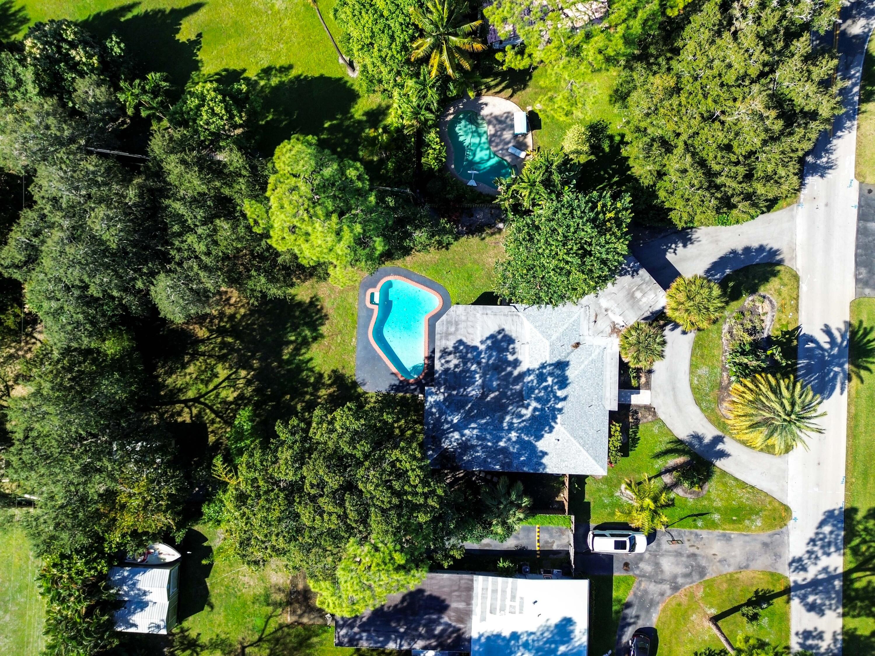 COUNTRY CLUB ESTATES - Residential