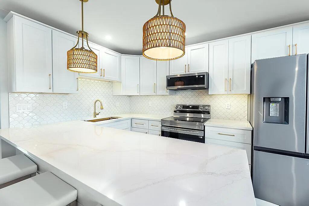 CEDAR POINTE CONDO - Residential