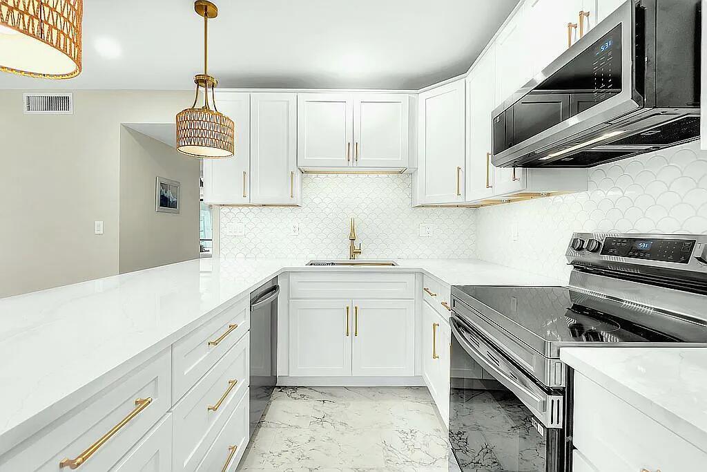 CEDAR POINTE CONDO - Residential