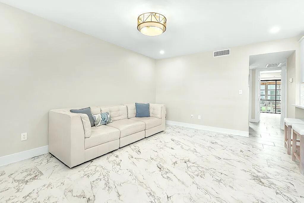 CEDAR POINTE CONDO - Residential