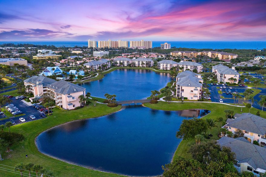 Beautiful  2 Br 2.5 Bath End unit Townhouse. Serene Lakeviews. New kitchen, baths, furnishings-fresh fresh fresh . Clear waters and unspoiled sandy beaches set the mood for the feeling of the out-islands. A feeling that's unhurried... Serene. There's no question that Jupiter Bay is distinctively different from any other vacation resort condominium in the area. It's the kind of setting that dreams are made of. The start of memories to last a lifetime. Jupiter, Florida. Quaint. Alluring. The perfect spot for a hideaway retreat or year-round living in the sunshine. Only a 350 yard walk through Carlin Park puts you in touch with seven glorious miles of unspoiled beach. T