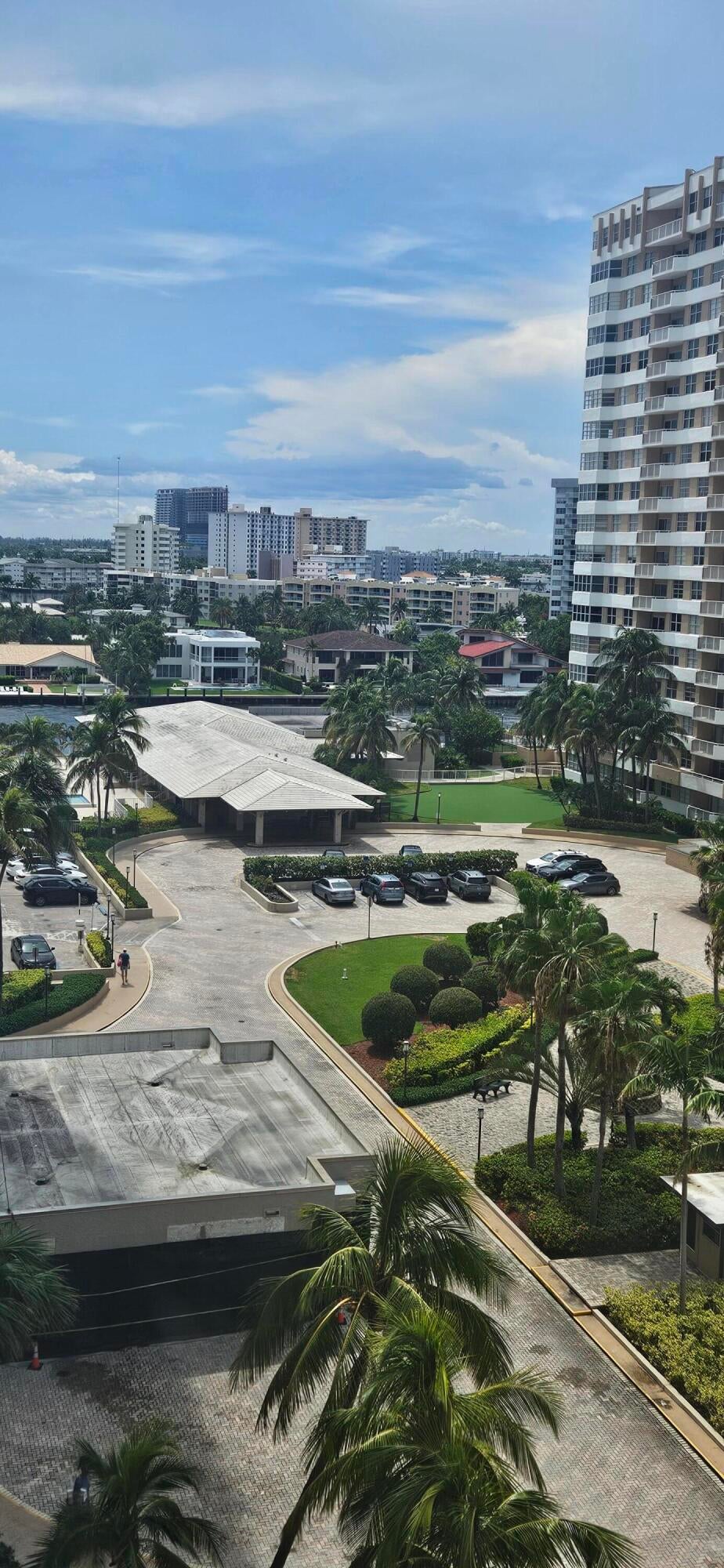 1985 S Ocean Drive 8p