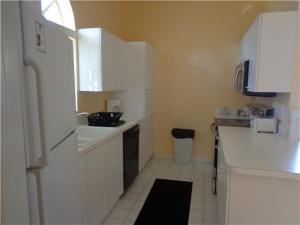 PADDOCK PARK 1 OF WELLING - Residential Lease