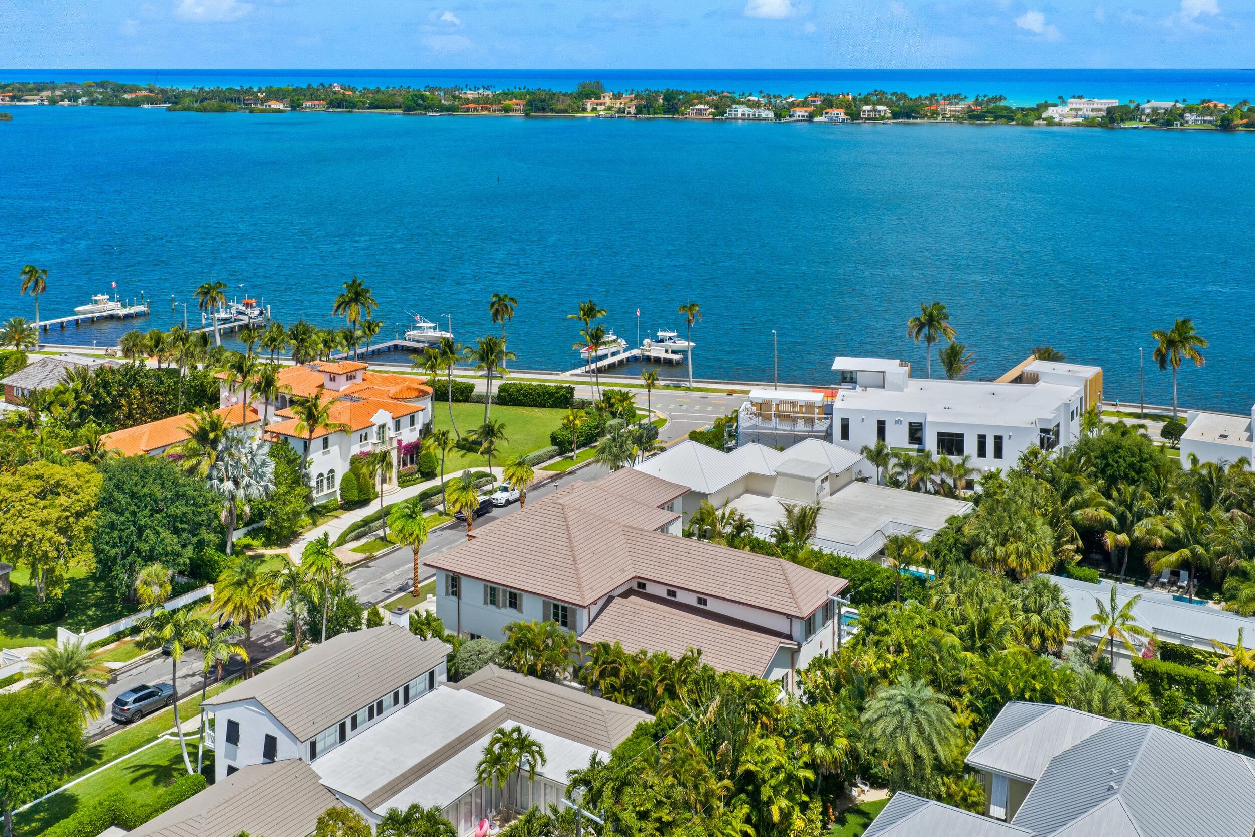 BEACH SHORES - Residential