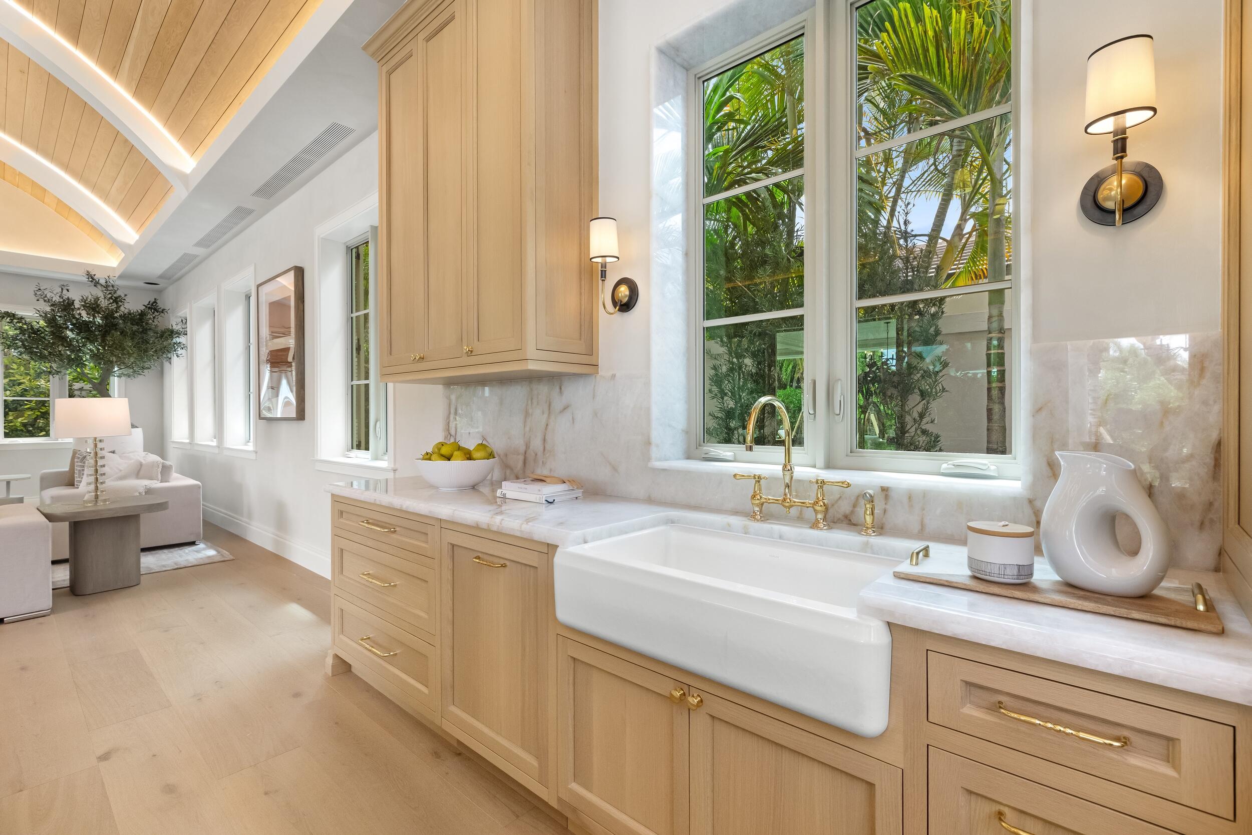 BEACH SHORES - Residential