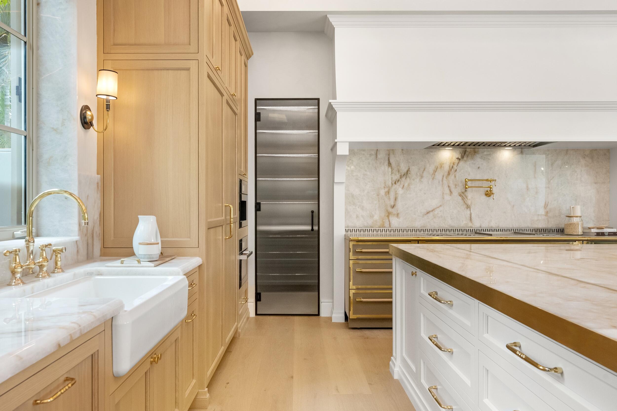 BEACH SHORES - Residential