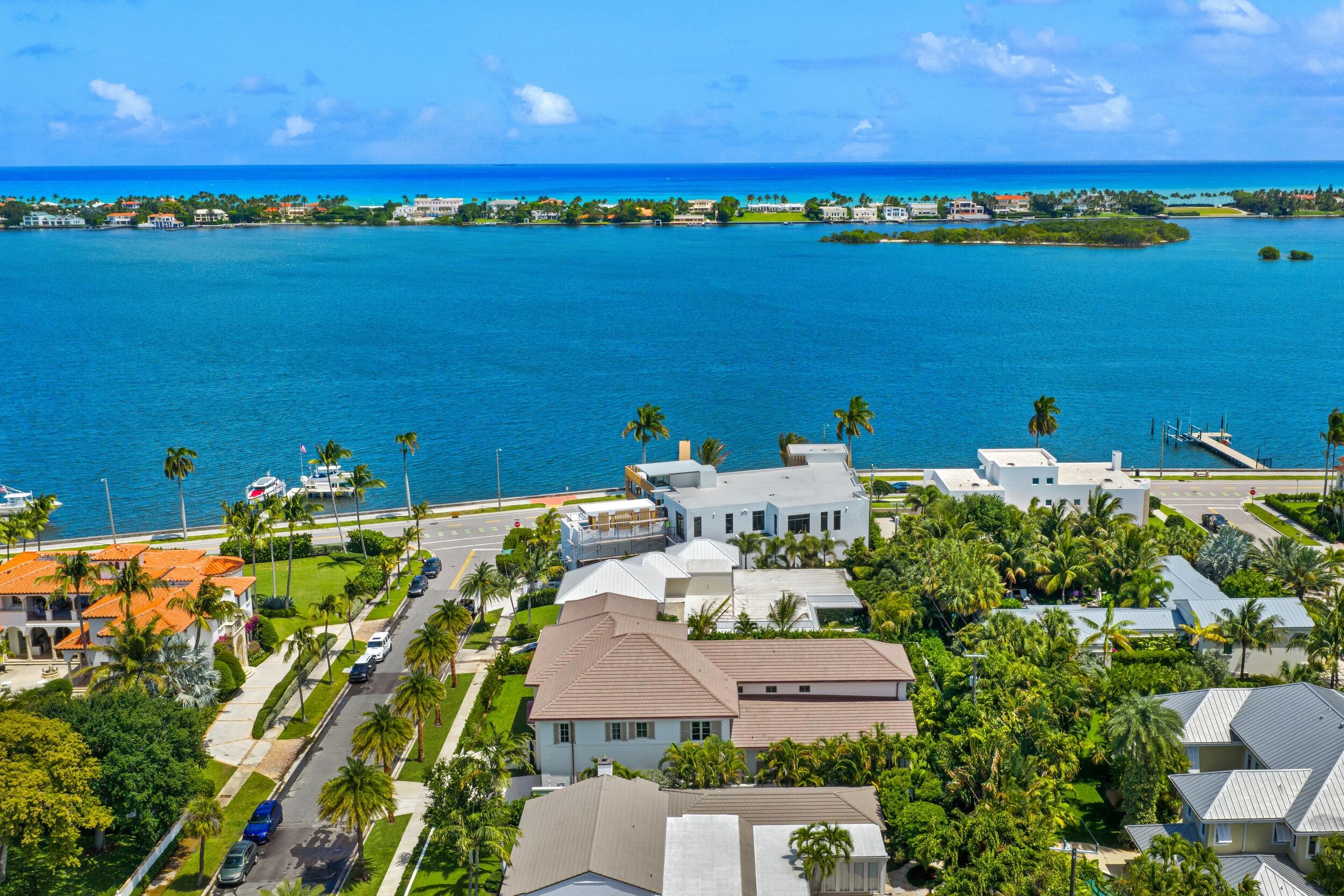 BEACH SHORES - Residential