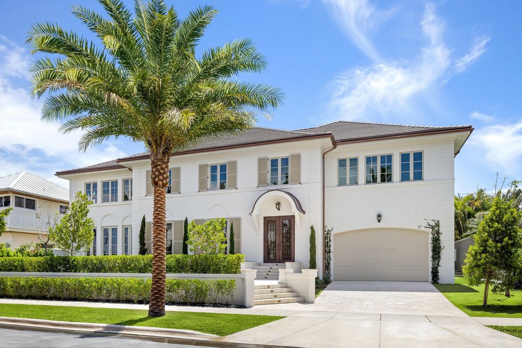 Photo of 122 Bloomfield Drive, West Palm Beach, FL 33405 (MLS # B26014931)