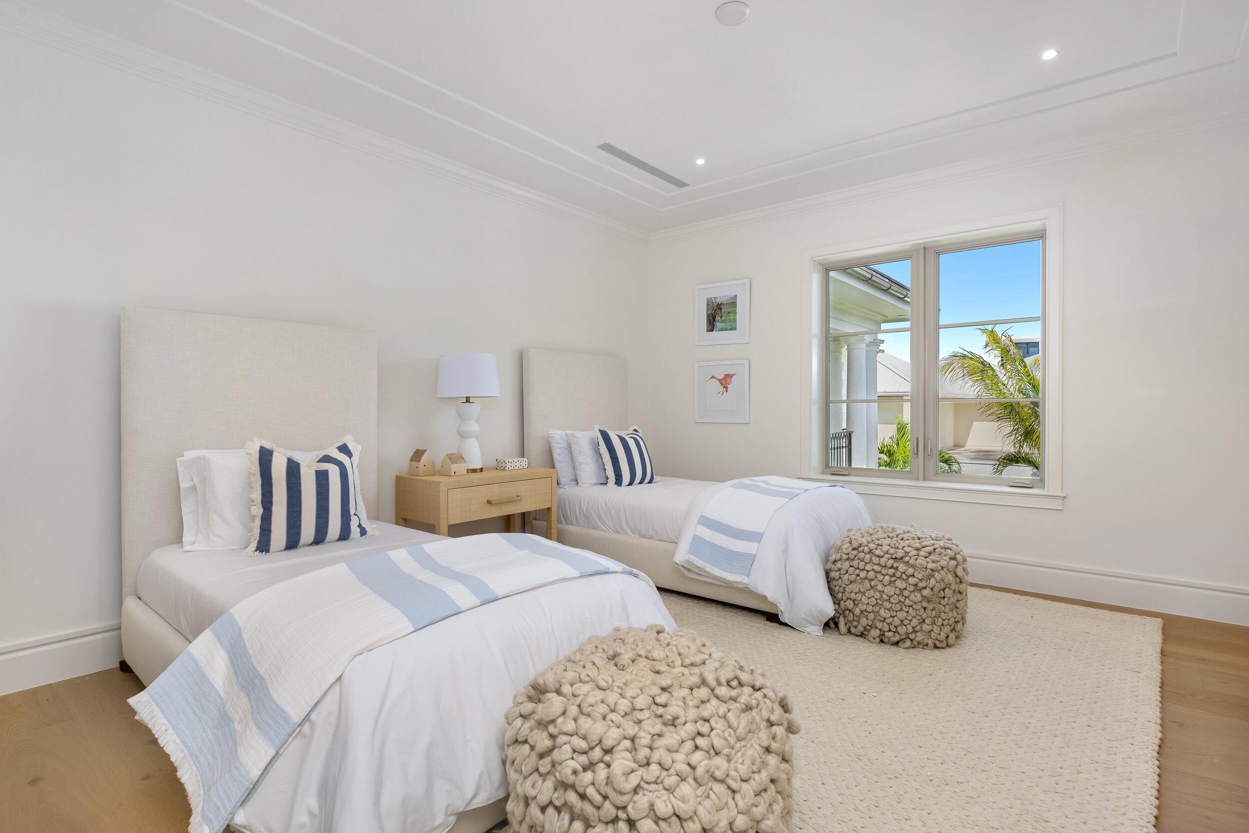 BEACH SHORES - Residential