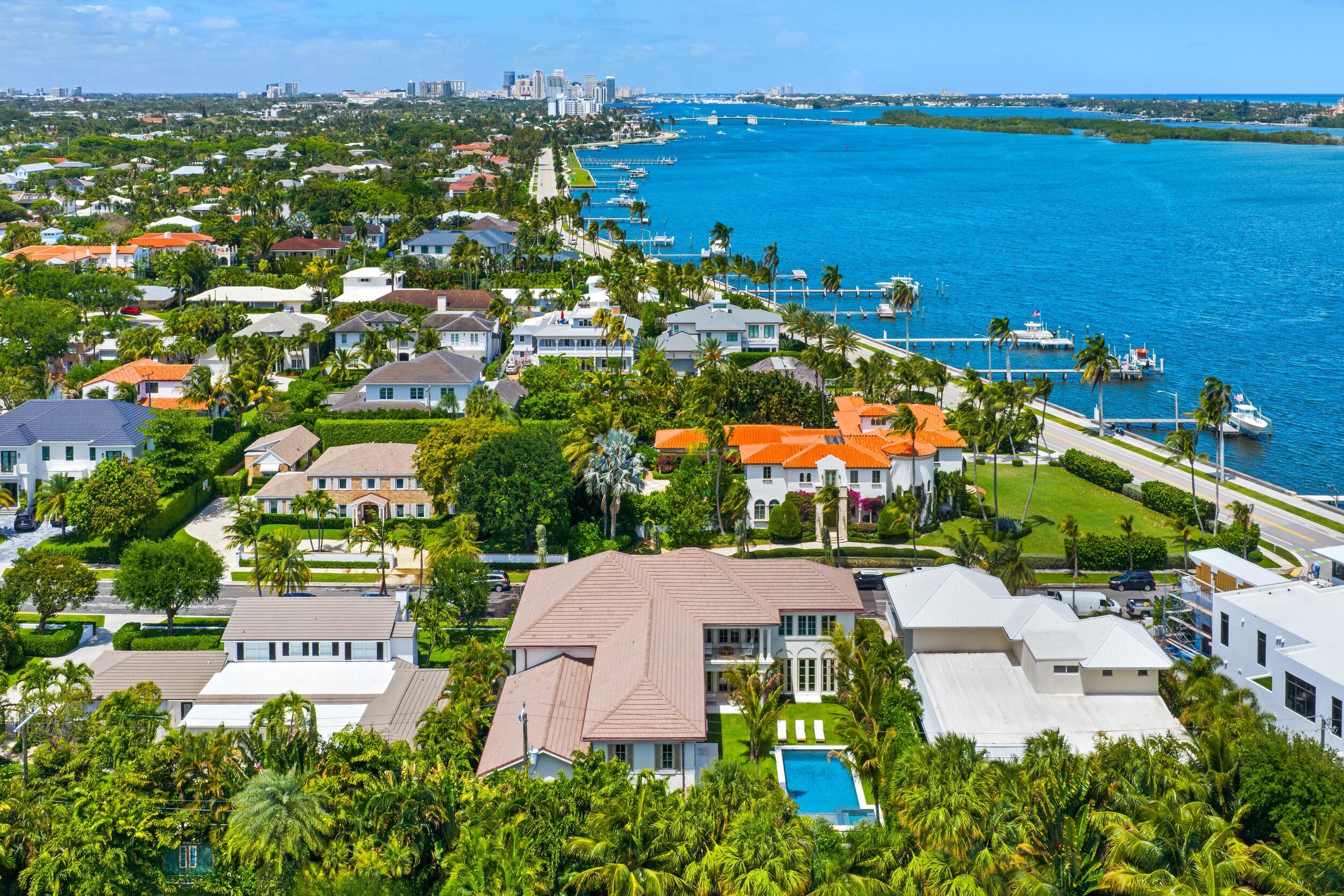 BEACH SHORES - Residential