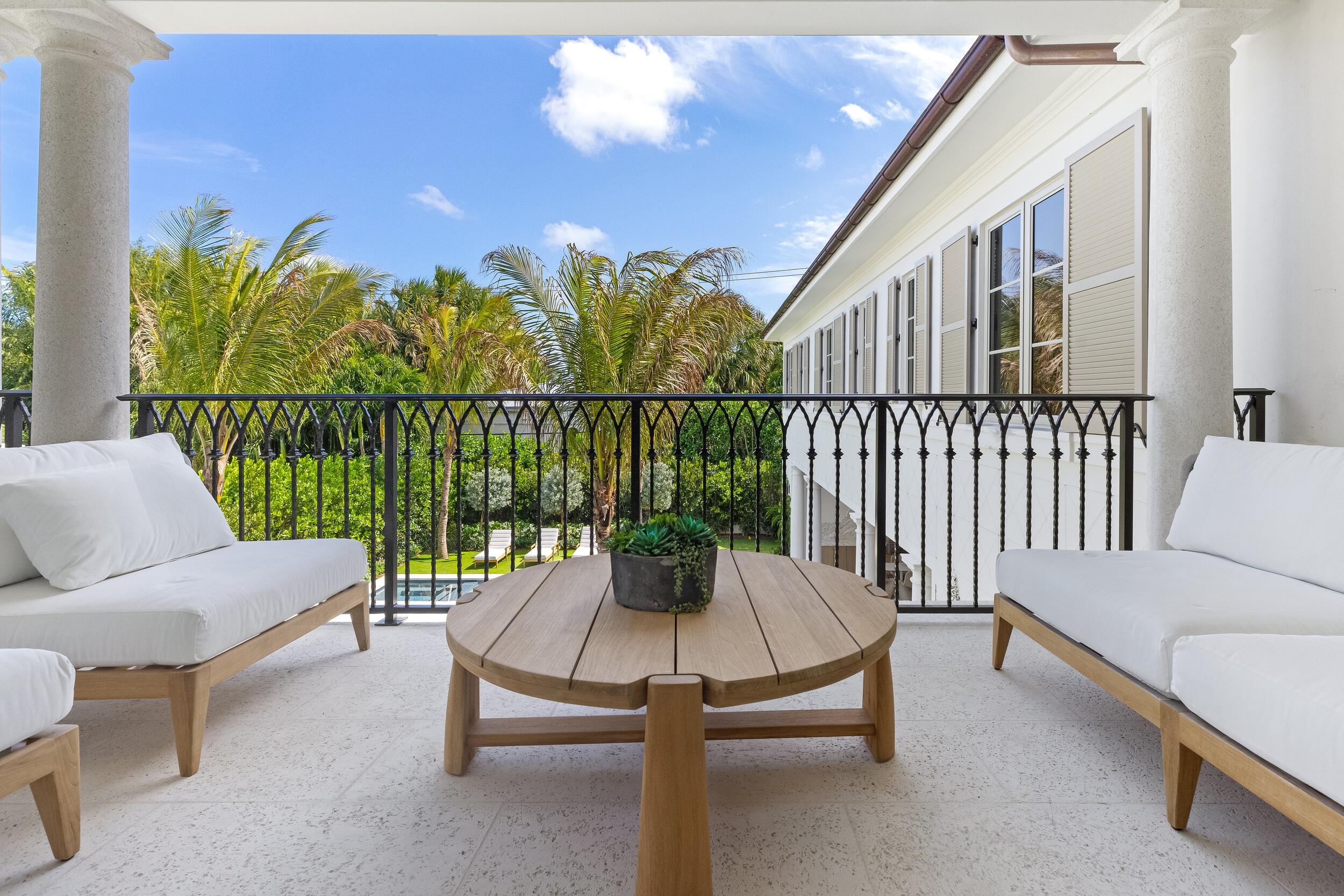 BEACH SHORES - Residential