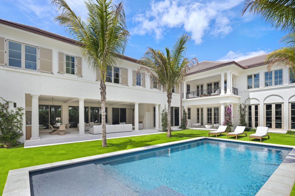 Photo of 122 Bloomfield Drive, West Palm Beach, FL 33405 (MLS # B26014931)