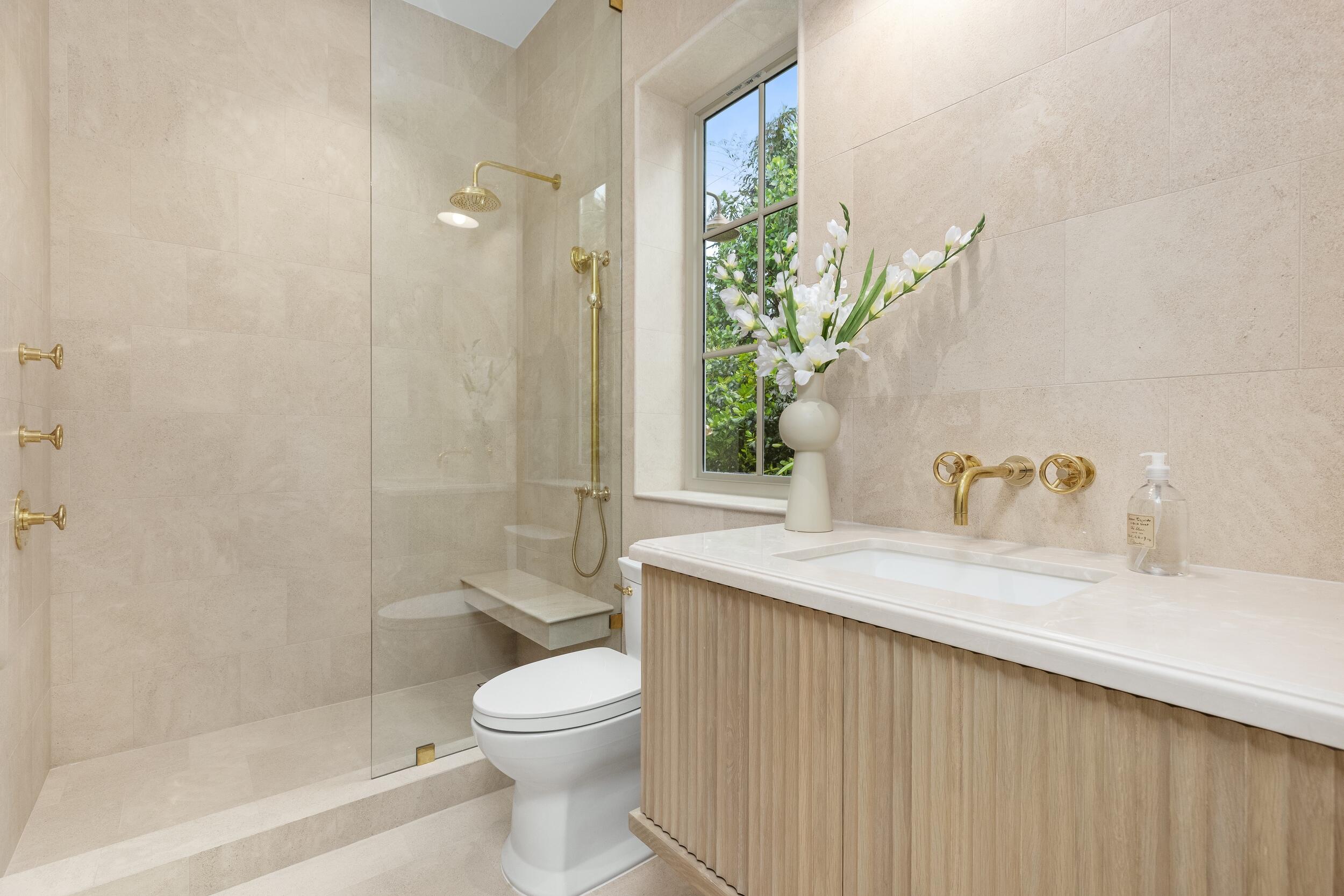 BEACH SHORES - Residential