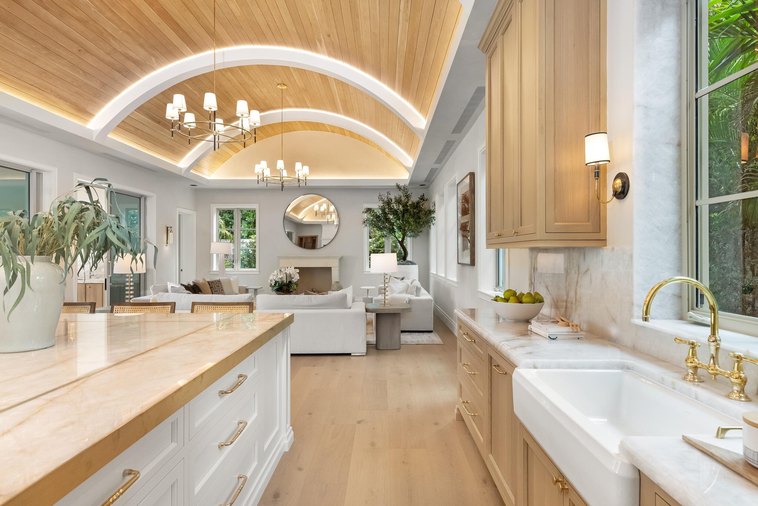 BEACH SHORES - Residential