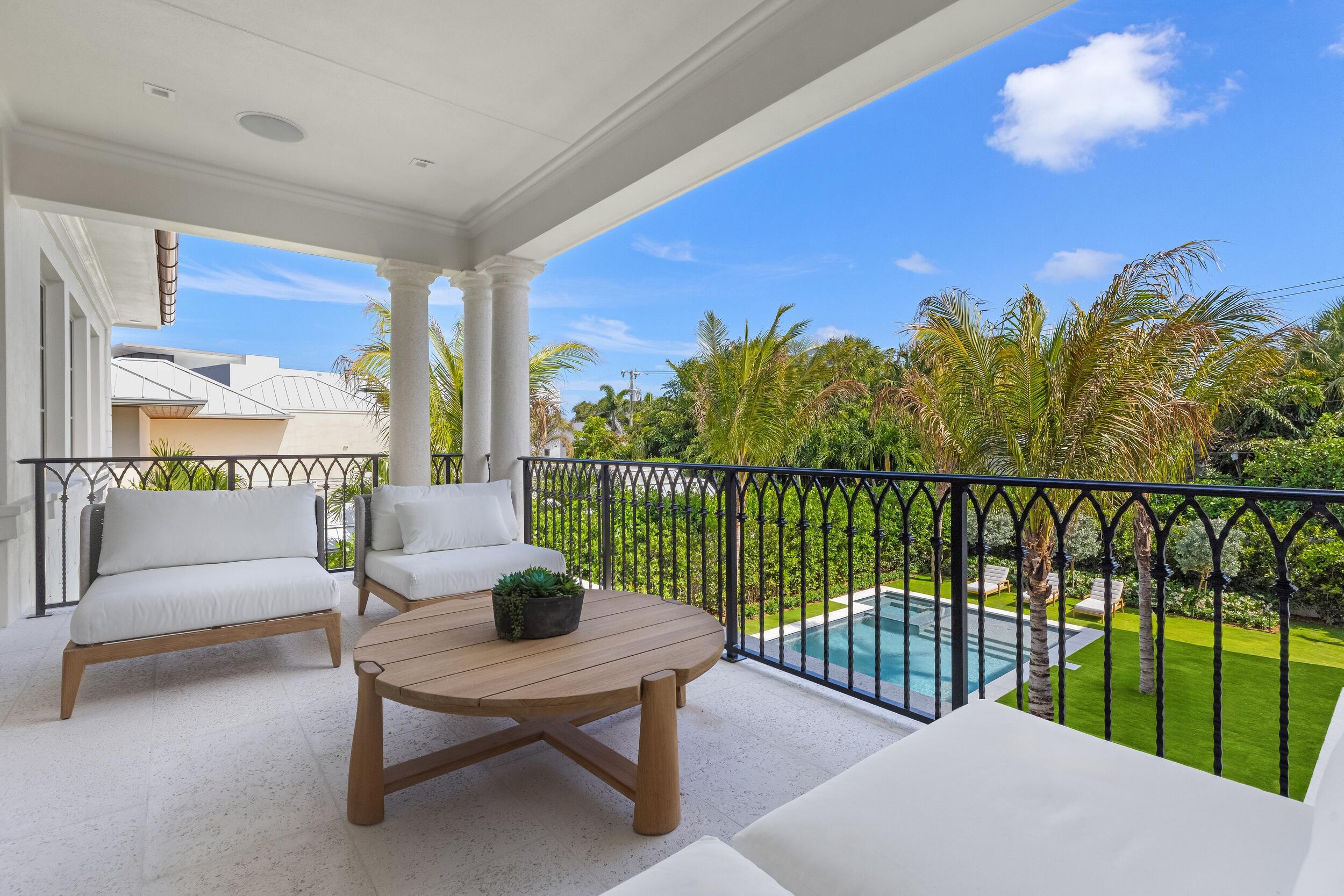 BEACH SHORES - Residential