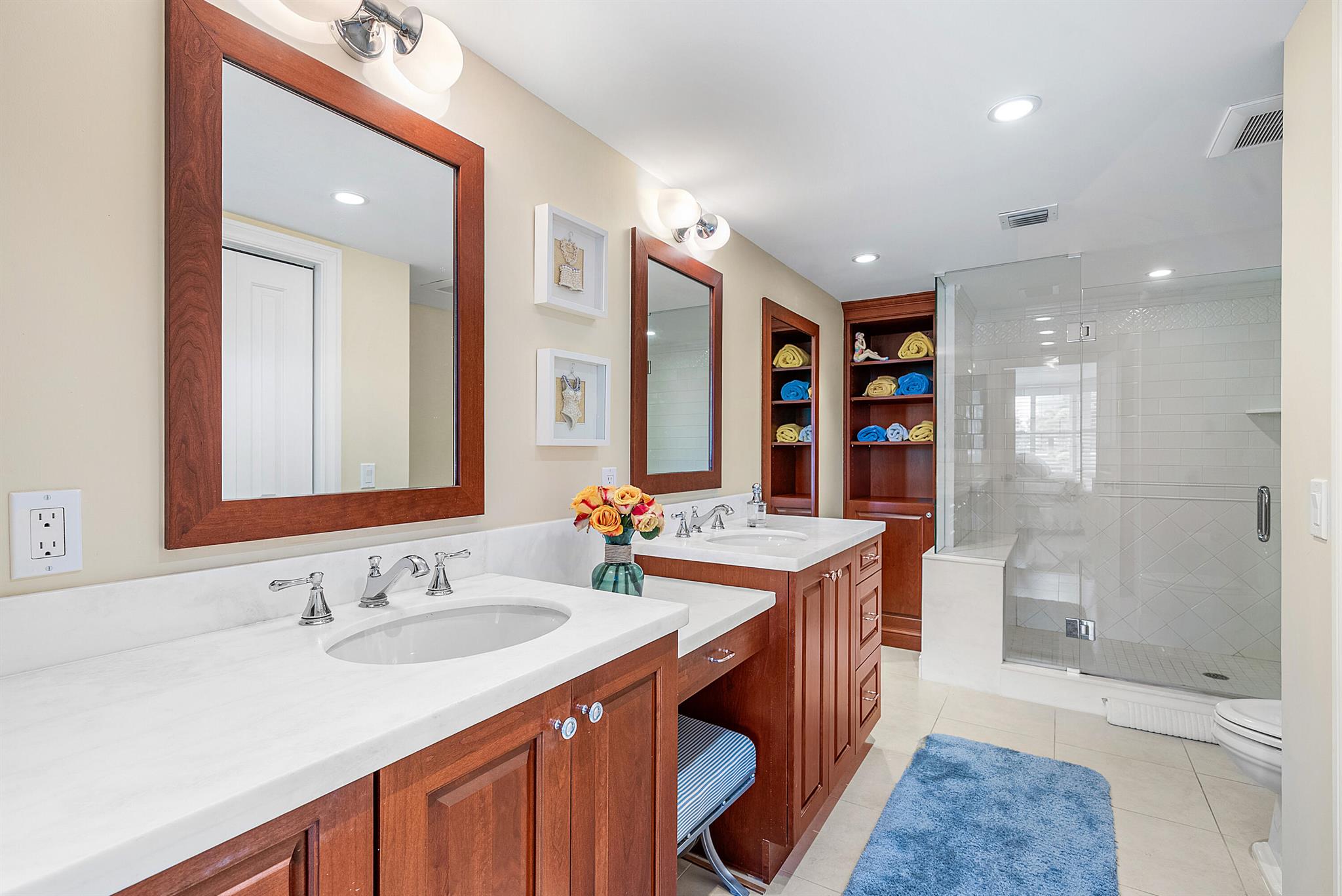 COVE CONDO - Residential