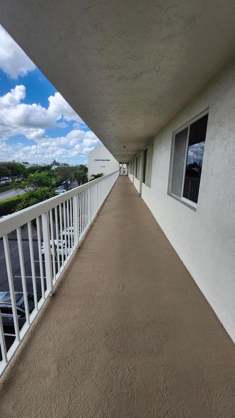 Tiny photo for 3146 Via Poinciana Dr #414, Lake Worth, FL 33467 (MLS # B26005258)