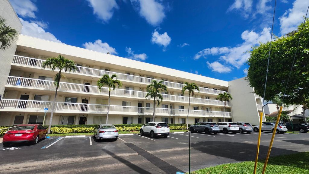 Photo of 3146 Via Poinciana Dr #414, Lake Worth, FL 33467 (MLS # B26005258)