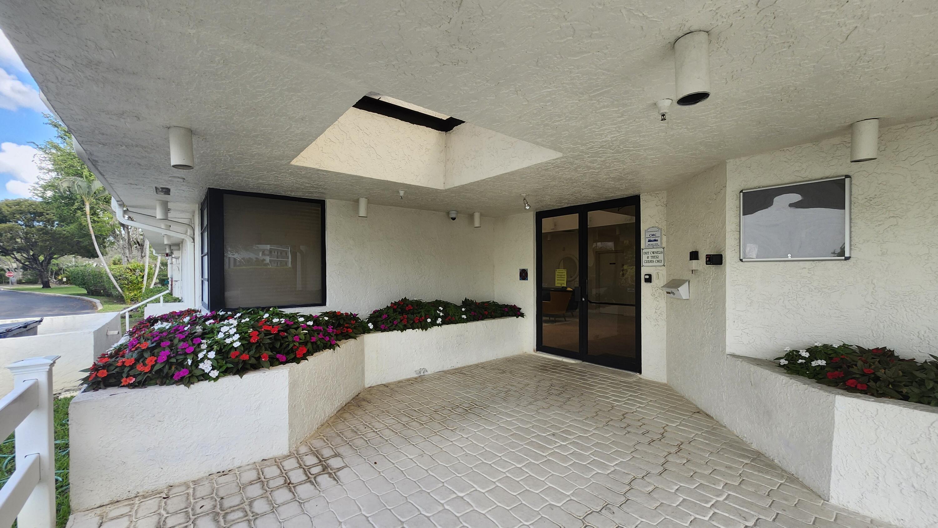 FOUNTAINVIEW AT SPRING LKS CONDO - Residential