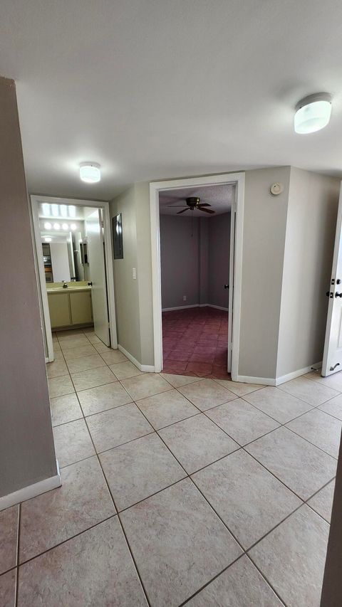 Tiny photo for 3146 Via Poinciana Dr #414, Lake Worth, FL 33467 (MLS # B26005258)