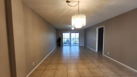 Tiny photo for 3146 Via Poinciana Dr #414, Lake Worth, FL 33467 (MLS # B26005258)