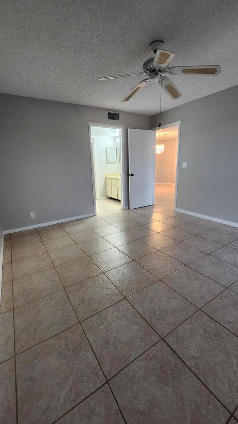 Tiny photo for 3146 Via Poinciana Dr #414, Lake Worth, FL 33467 (MLS # B26005258)