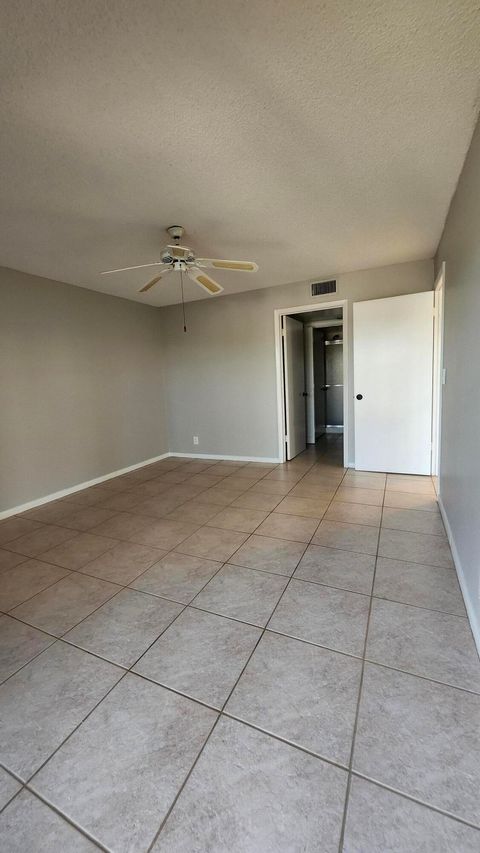 Tiny photo for 3146 Via Poinciana Dr #414, Lake Worth, FL 33467 (MLS # B26005258)