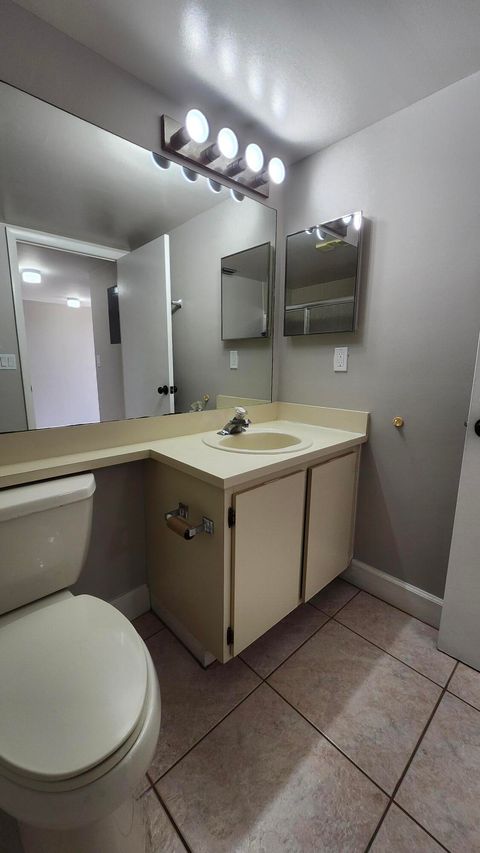 Tiny photo for 3146 Via Poinciana Dr #414, Lake Worth, FL 33467 (MLS # B26005258)