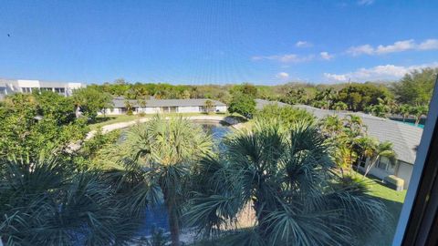 Tiny photo for 3146 Via Poinciana Dr #414, Lake Worth, FL 33467 (MLS # B26005258)