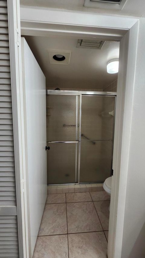 Tiny photo for 3146 Via Poinciana Dr #414, Lake Worth, FL 33467 (MLS # B26005258)
