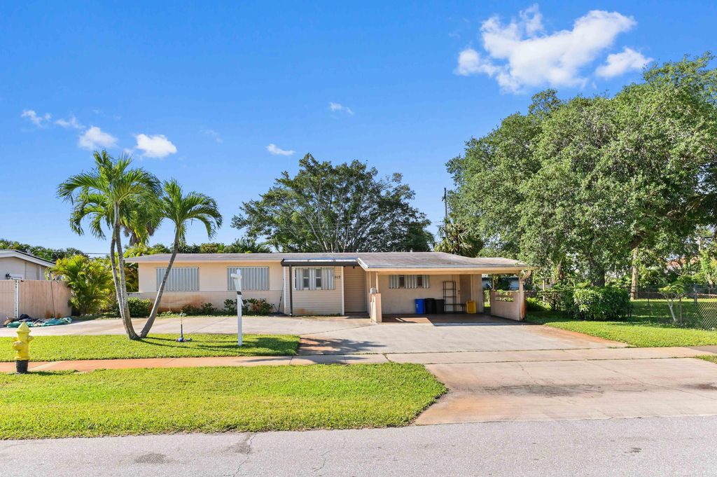 Photo of 802 Eagle Way, North Palm Beach, FL 33408 (MLS # R11076423)