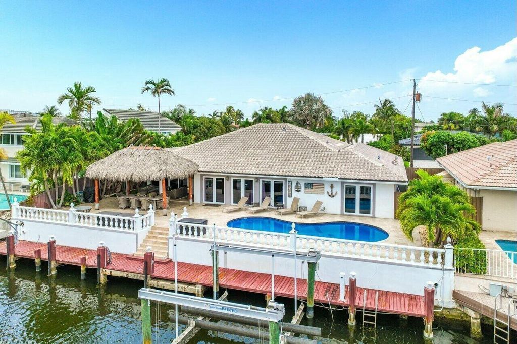 Photo of 41 Castle Harbor Isle Drive, Fort Lauderdale, FL 33308 (MLS # B26055096)