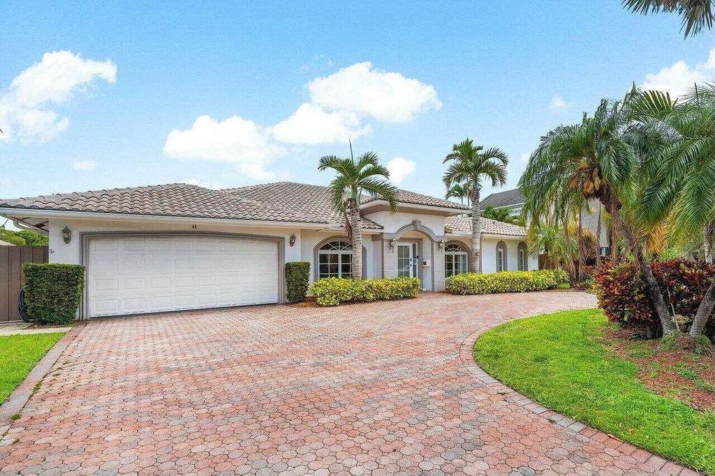 Photo of 41 Castle Harbor Isle Drive, Fort Lauderdale, FL 33308 (MLS # B26055096)